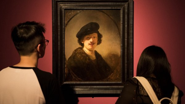 广发E配 为遏制暴力事件 荷兰将禁止个人在新年前夜燃放烟花爆竹